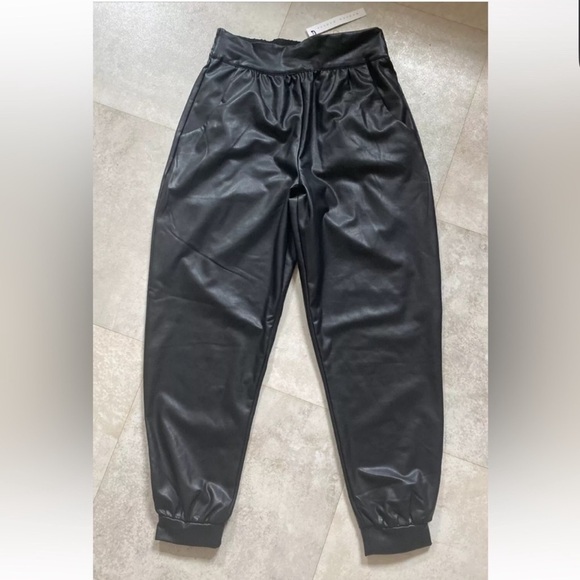 Susana Monoco Faux Leather Jogger - size XS - Picture 6 of 7